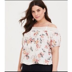 Torrid Women 2X Floral Cold Shoulder Cropped Crochet Trim White Top Casual Girly